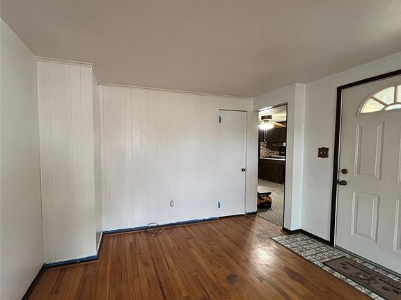 5th image of 186 Kathleen Dr