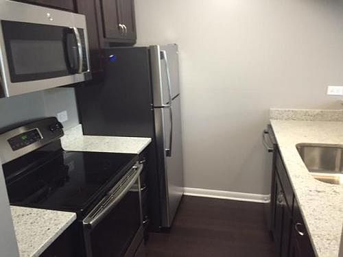 2nd image of 1802 N Halsted St APT 1B