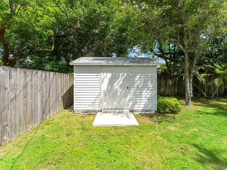 9121 Ridgeland Dr — Photo 35