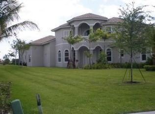 2272 Phoenix Ave, Davie, FL 33324