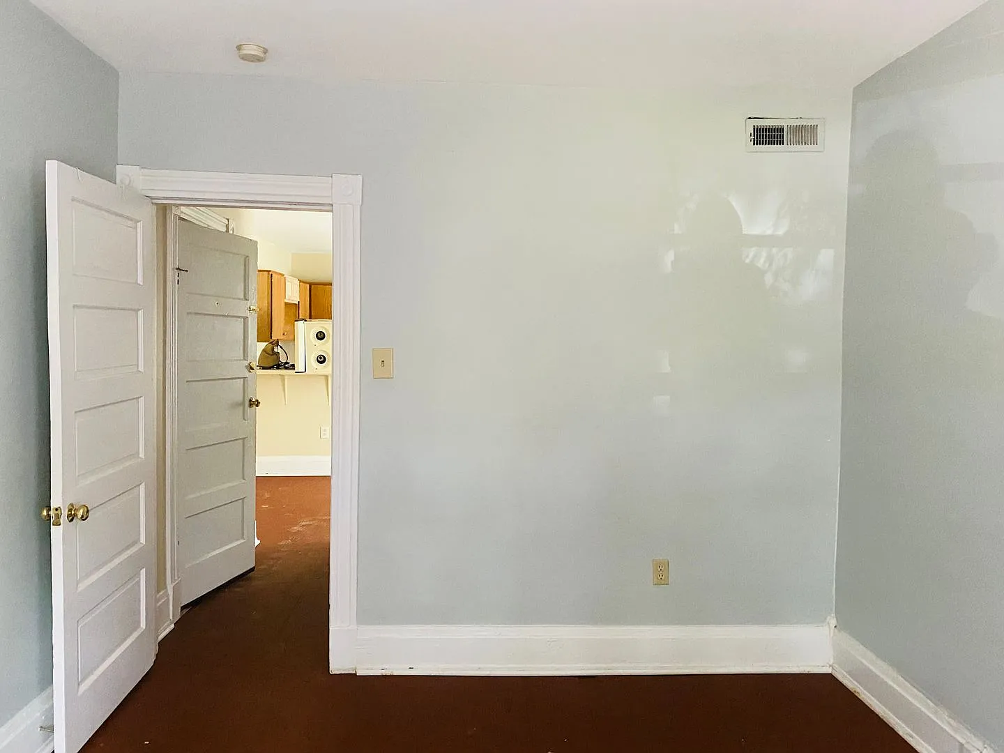 2 N. Dooley Ave. — Photo 4