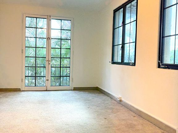 2nd image of 2455 Ala Wai Blvd #2457