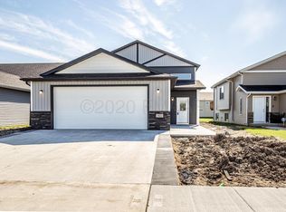 3822 31st St S, Moorhead, MN