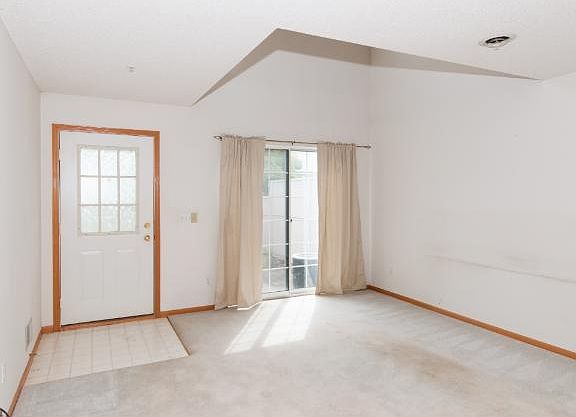 5th image of 10922 Lexington Dr