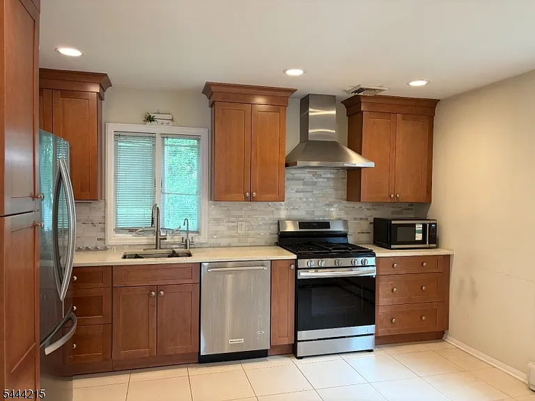 32 Pawnee Ave — Photo 3