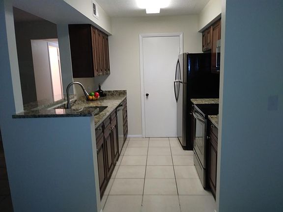 2nd image of 815 W Boynton Beach Blvd #104