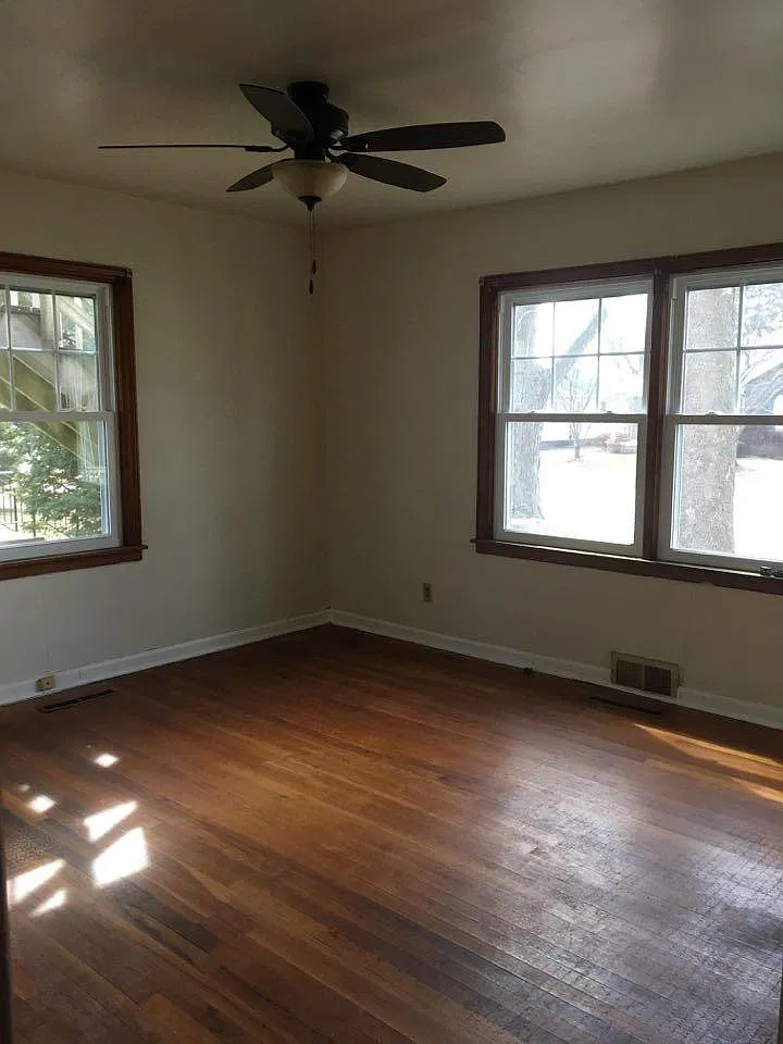 S Hickory St, Manteno — Photo 3