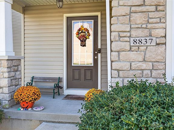 3rd image of 8837 Bluejay View Dr