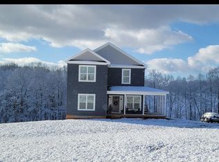140 Greystone Dr, Wirtz, VA 24184
