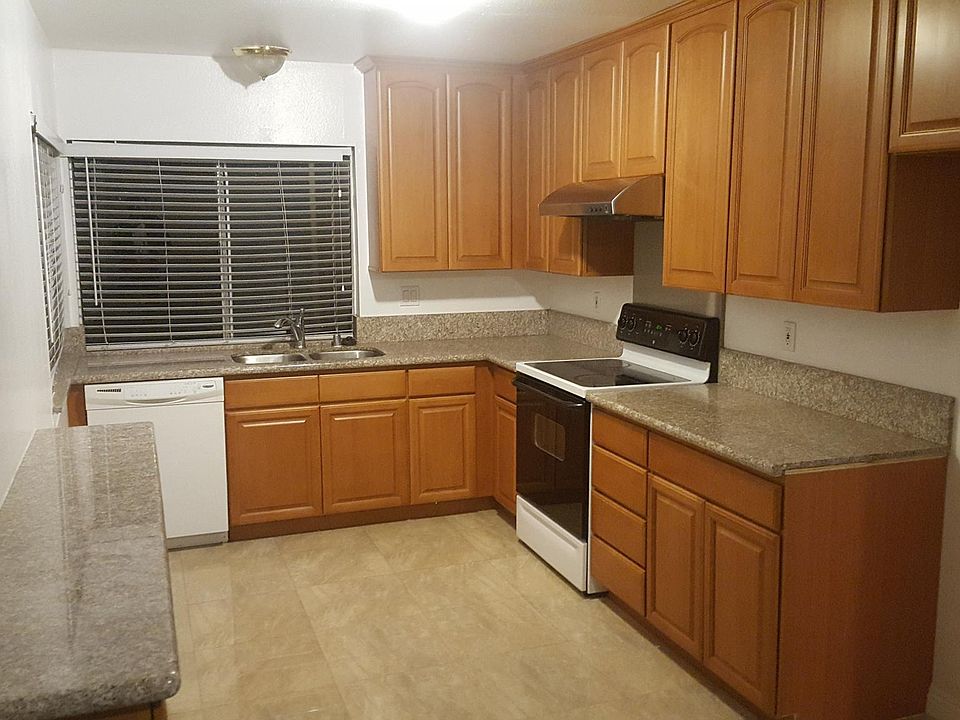 1st image of 758 Windwood Dr