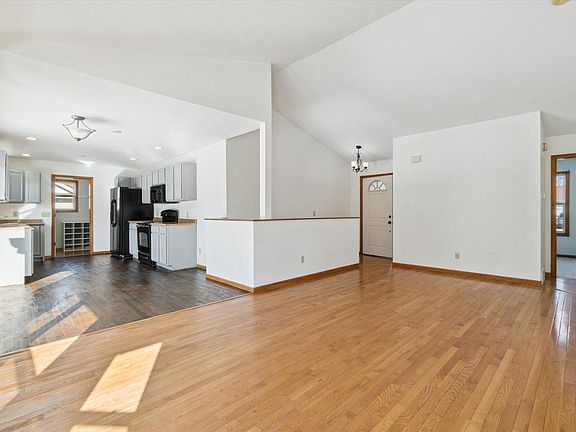 2nd image of 4809 Pepper Bush Ln