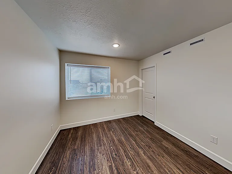 4404 N Poplar St — Photo 20