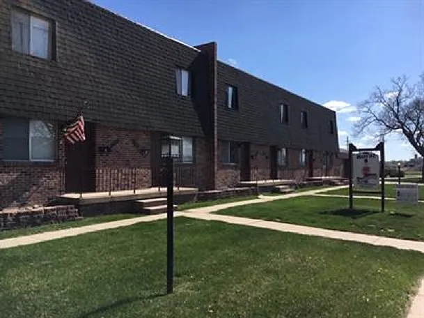 2811 W Koenig St — Photo 1