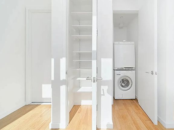 4th image of 53 Hope St Unit 404