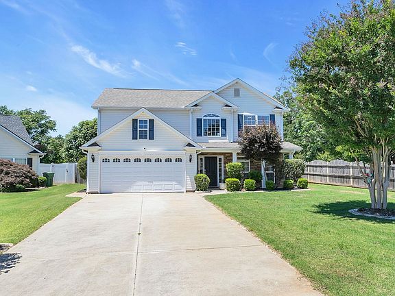 3rd image of 137 Saxon Falls Ct