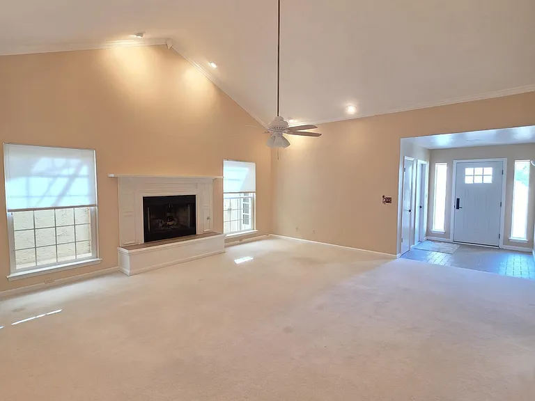 230 Casas Bella Ln — Photo 4