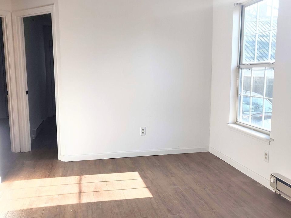 2nd image of 318 Rose St APT 2