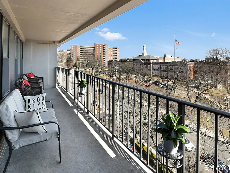 44 Strawberry Hill Ave #7D — Photo 10