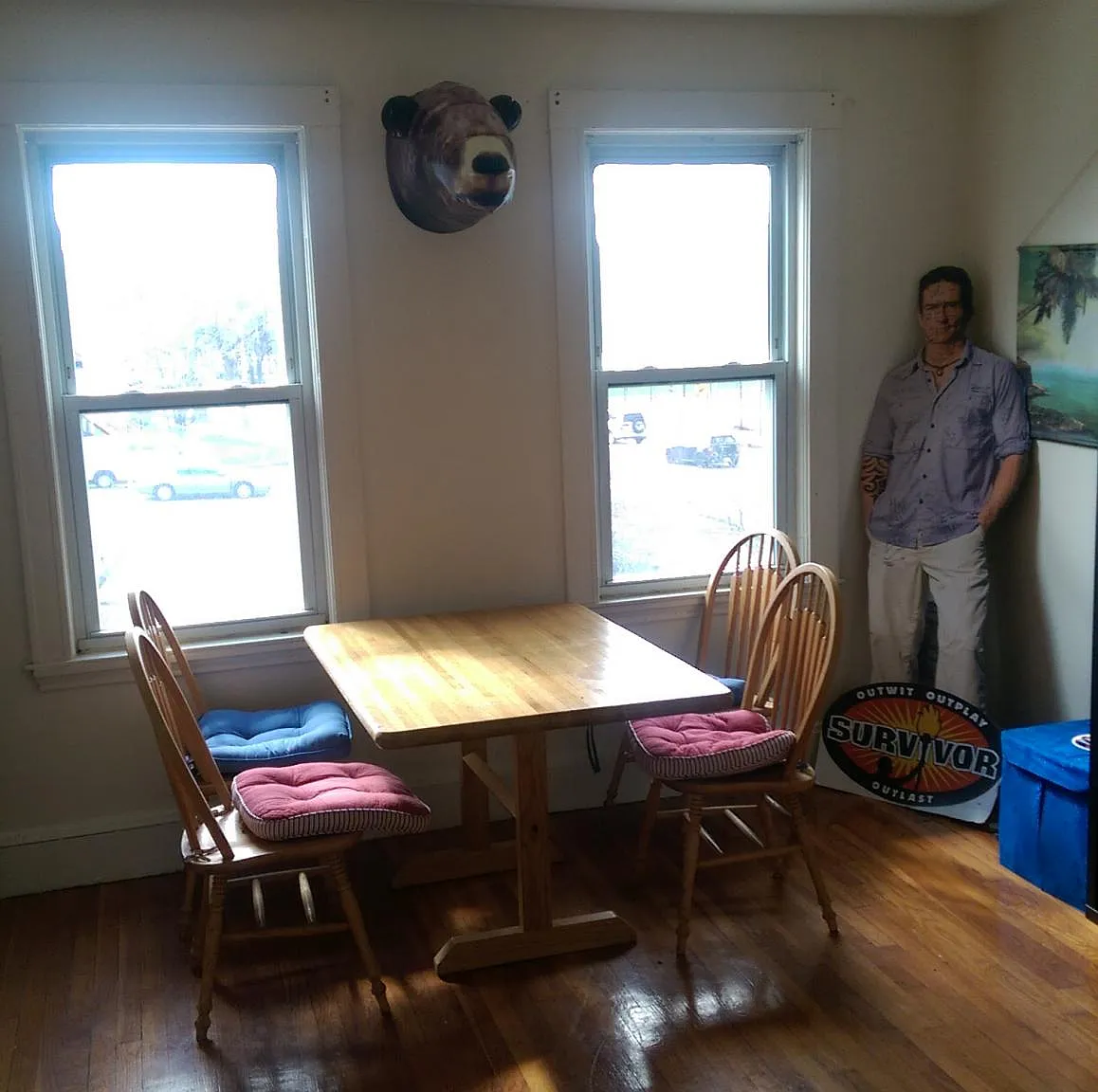 3 bed, 900 sqft, $3,300 — Photo 1