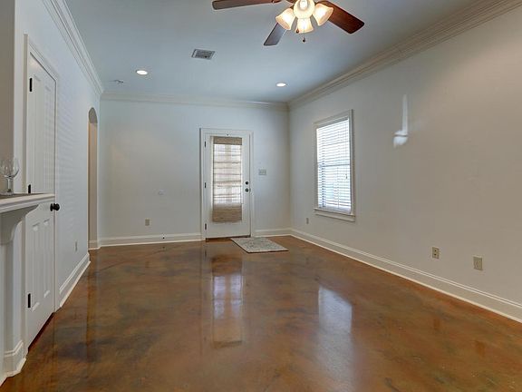 4th image of 110 Corita Ct