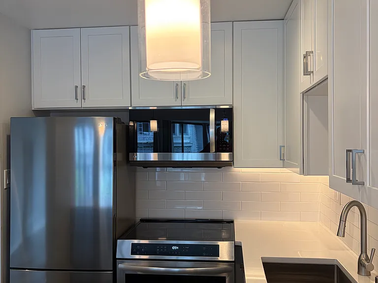 1817 California St #208 — Photo 4
