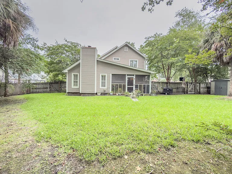202 Gibbon Ct — Photo 22