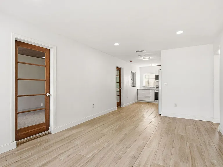 4325 S Coolidge Ave — Photo 6
