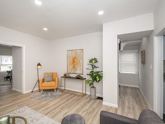 2nd image of 3844 Trevor Ave