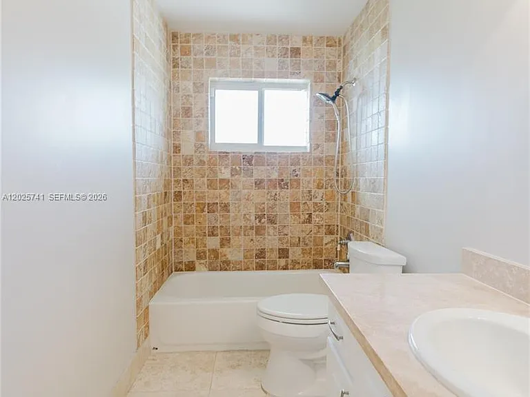 2101 NE 63rd St — Photo 23