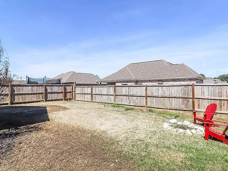 1300 Ashleys Dr — Photo 13