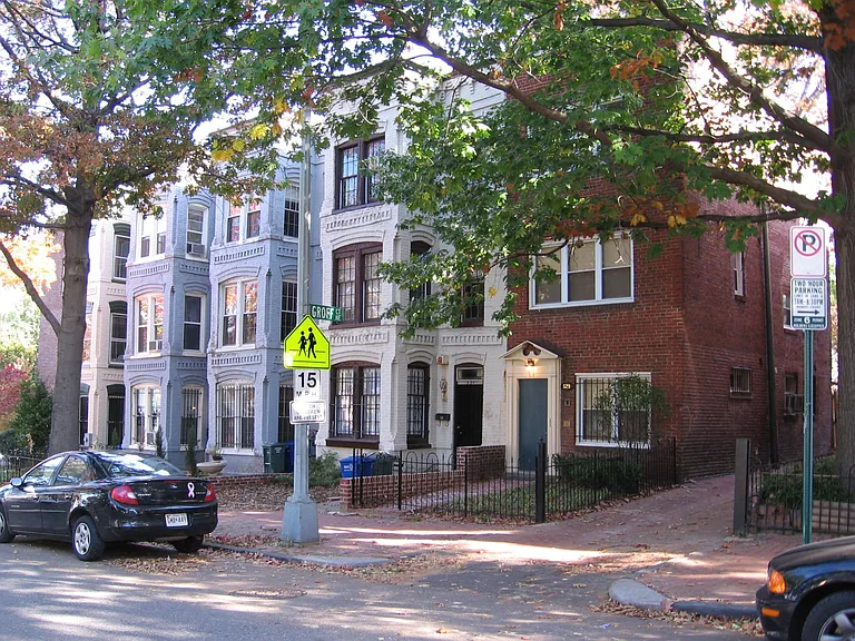 3rd St NE — Photo 8