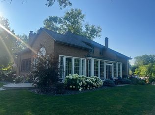209 Woodland Ln, Oconomowoc, WI 53066