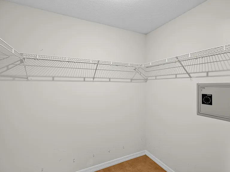 20 Woodford Ln — Photo 26