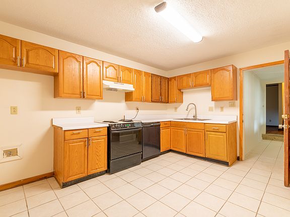 4th image of 644 Craft Rd #B