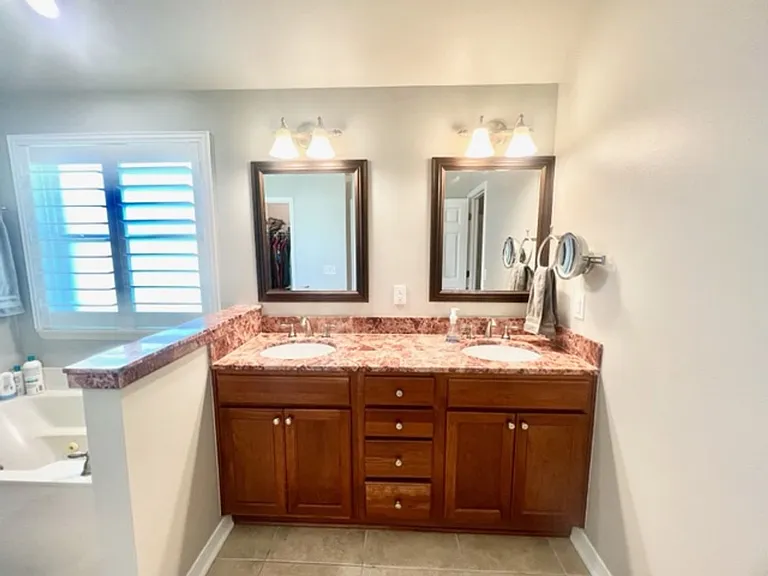 1660 Northridge Rd — Photo 14
