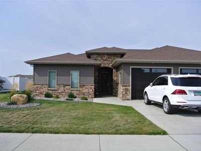 1500 Valley Bluffs Dr SE, Minot, ND, 58701