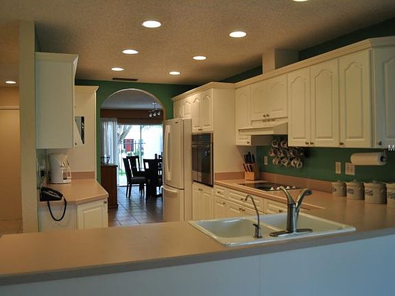 3rd image of 2659 Clubhouse Dr N