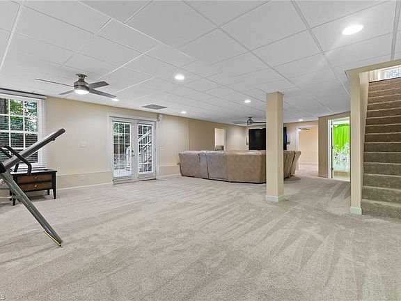 3rd image of 19 Mainsail Ct