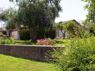 3405 Oleander Dr, Highland, CA 92346