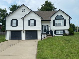 10933 N Donnelly Ave, Kansas City, MO 64157
