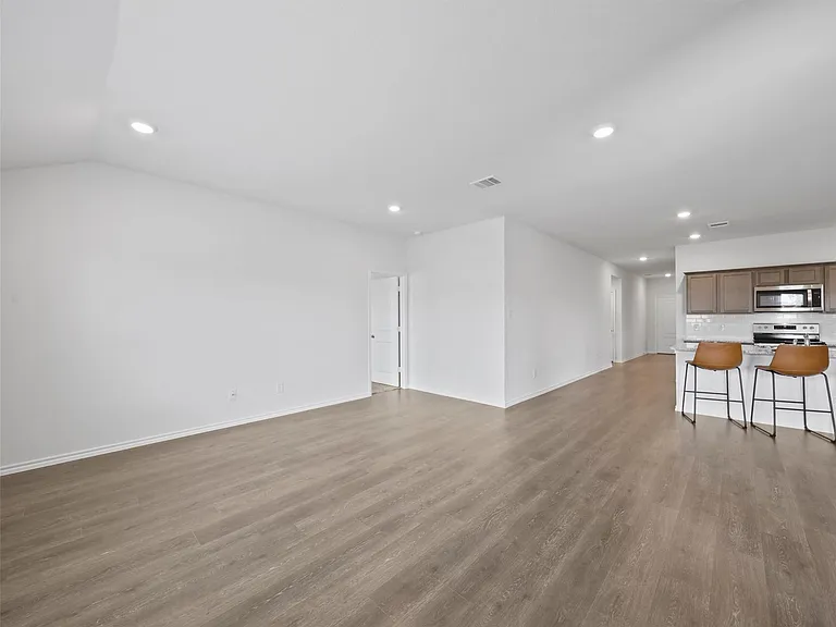 6113 Bracken Dr — Photo 8