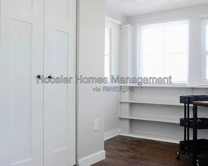 2035 E 43rd St — Photo 13