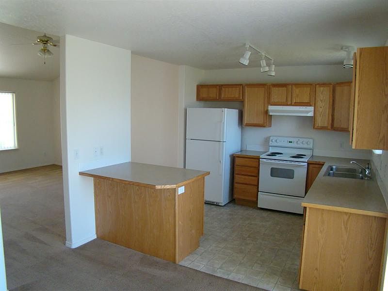 2nd image of 3452 W Thorndale Loop