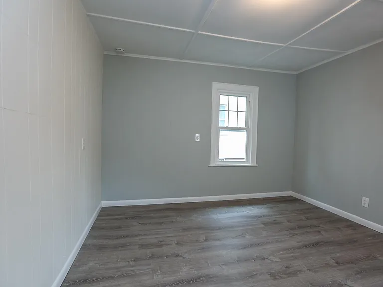 146 Benton St — Photo 15