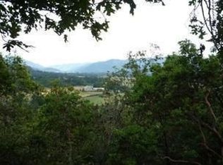 444 W Hills Rd, Grants Pass, OR 97526