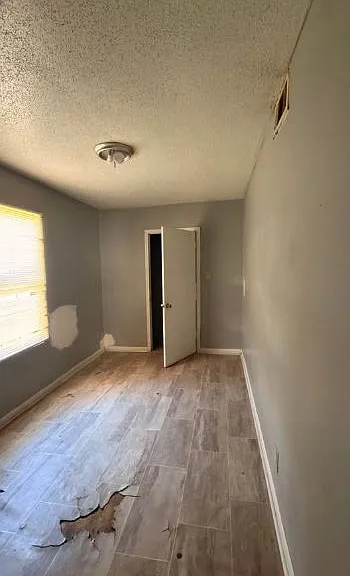 619 S Linden St — Photo 2