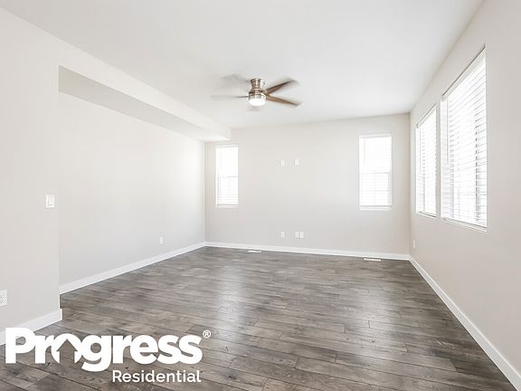 5th image of 1076 W Sagewood Dr