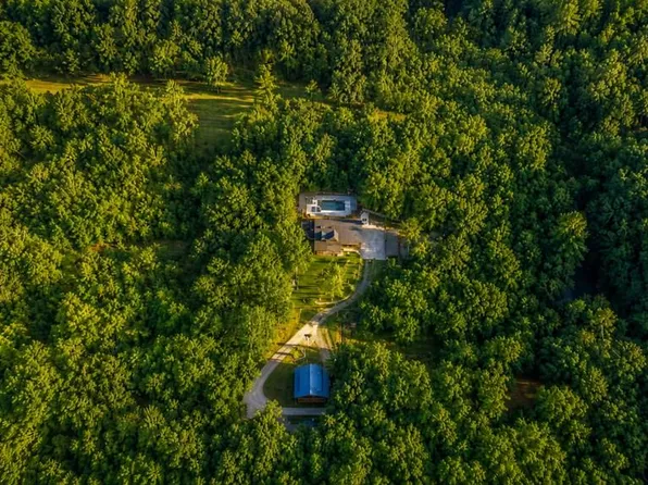 178 Arp Rd, Mineral Bluff, GA 30559