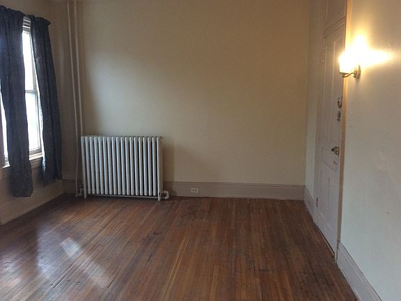 4th image of 303 E King St APT 2