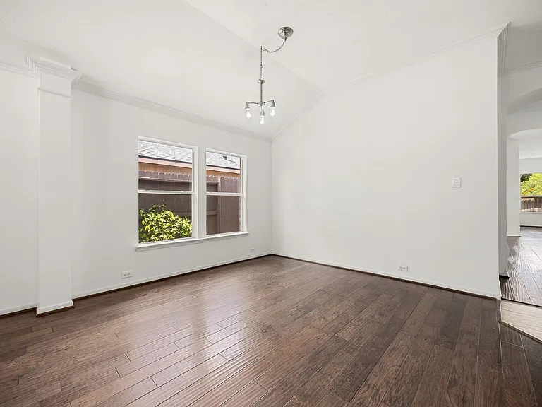 25030 Emporia Point Ct — Photo 7